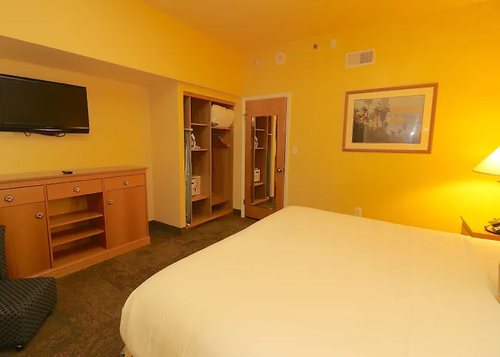 The Atrium Resort, Virginia Beach By Vacatia